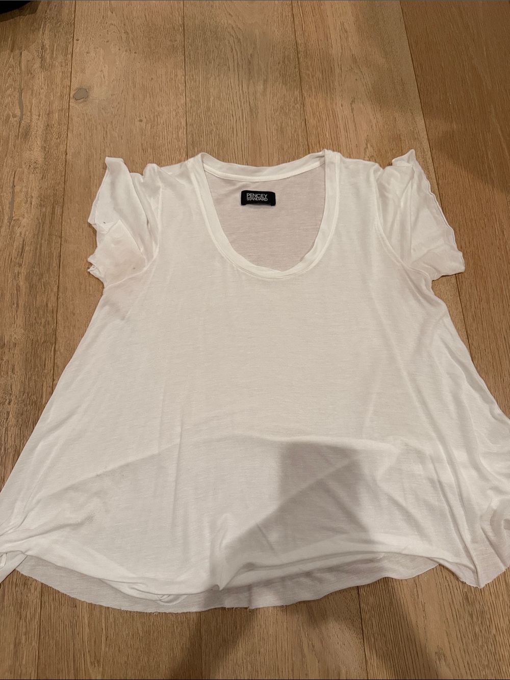 Super soft & flowy white tshirt